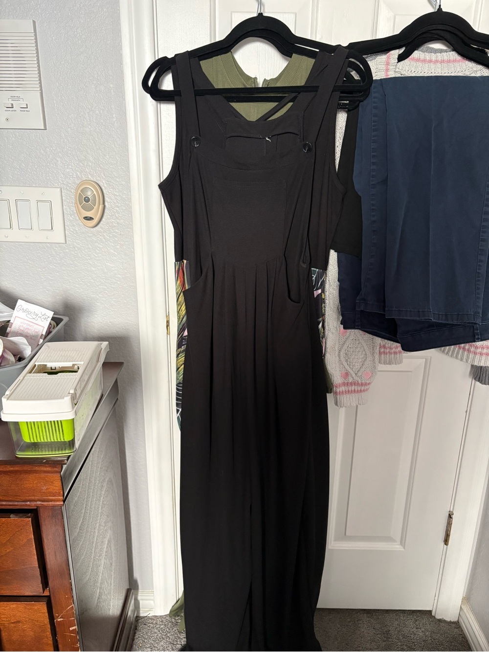HALARA Black Sleeveless Jumpsuit with Multicolor Side Panels
